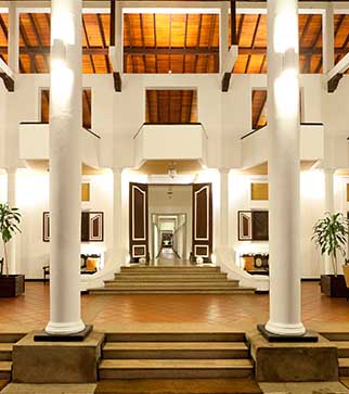 Stylish lobby at Cinnamon Lodge Habarana