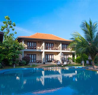 Beautiful exterior view with outdoor pool of Ranna212