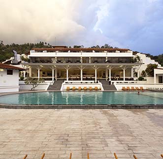 The stunning outdoor pool of Cinnamon Citadel Kandy